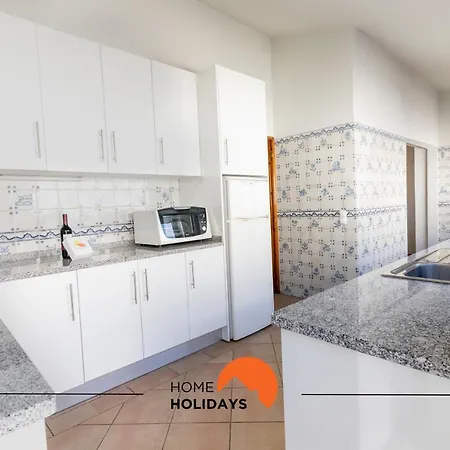 Holiday home #050 With Pool, Strip High Speed Wifi