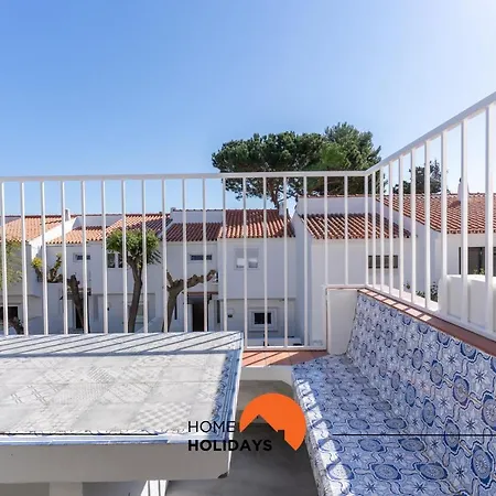 Holiday home #050 With Pool, Strip High Speed Wifi *